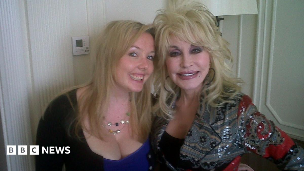 Dolly Parton Preferred Trailer Over Luxury Hotel During 2011 Visit
