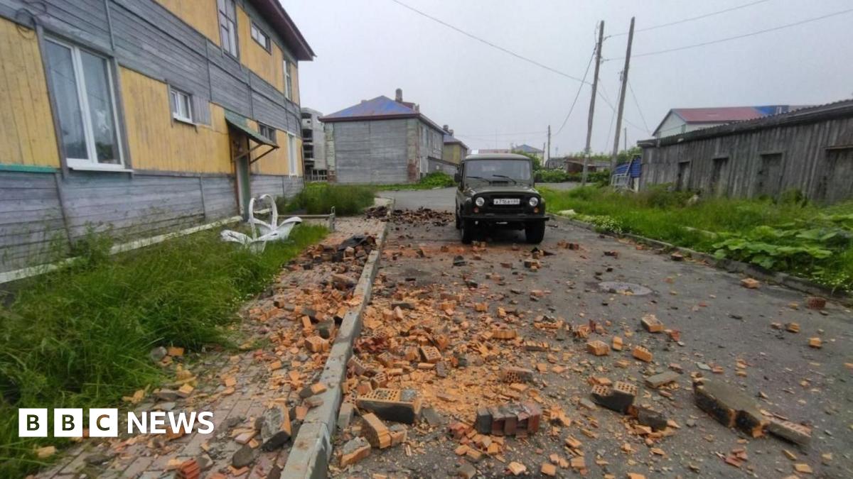 
                            Why did the Russian mega earthquake not cause more tsunami damage?