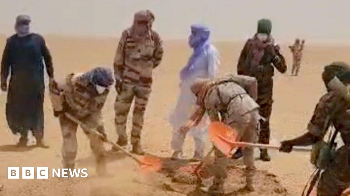 Niger: Nearly 50 people die of thirst after lorry breaks down in Sahara desert