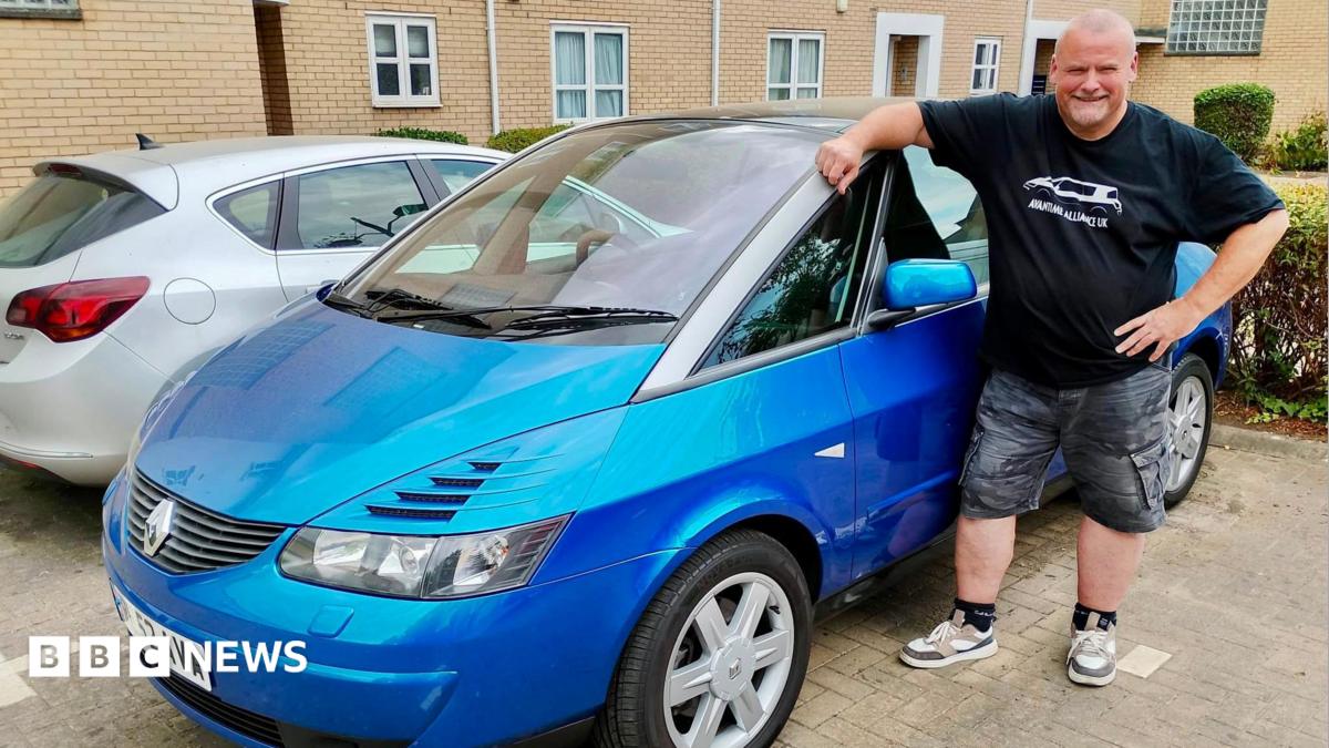 Rare Renault 'spaceship' car owners gather for anniversary