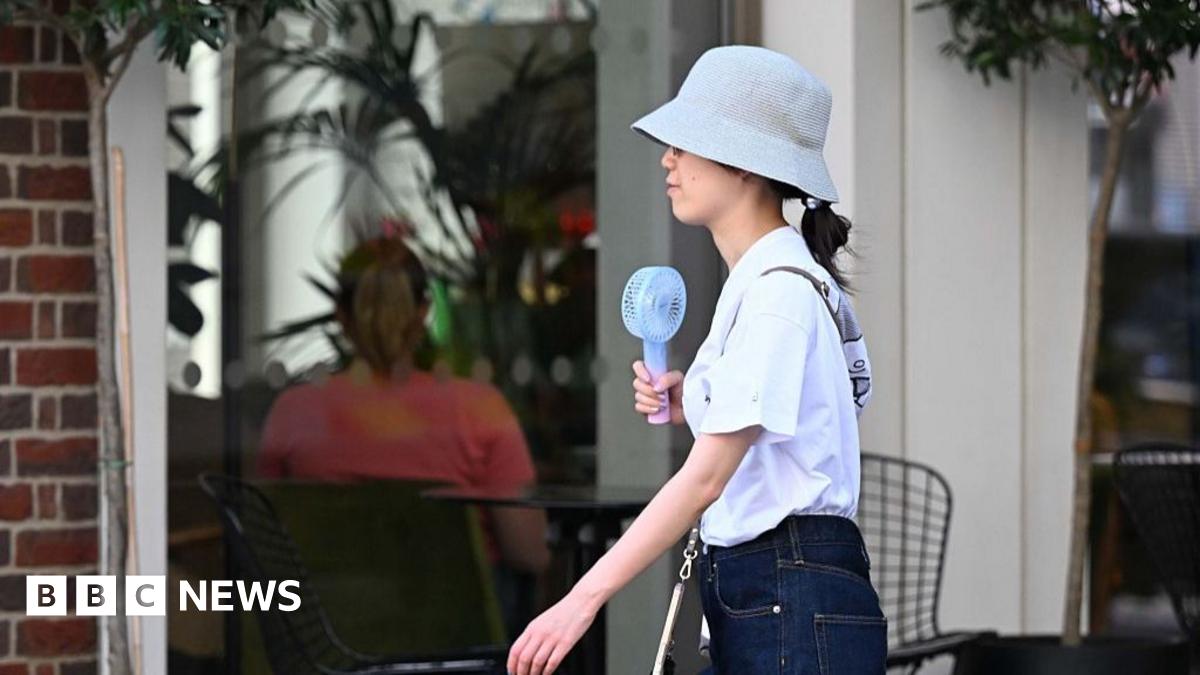 Heatwave peak sees temperatures in UK hit 33C