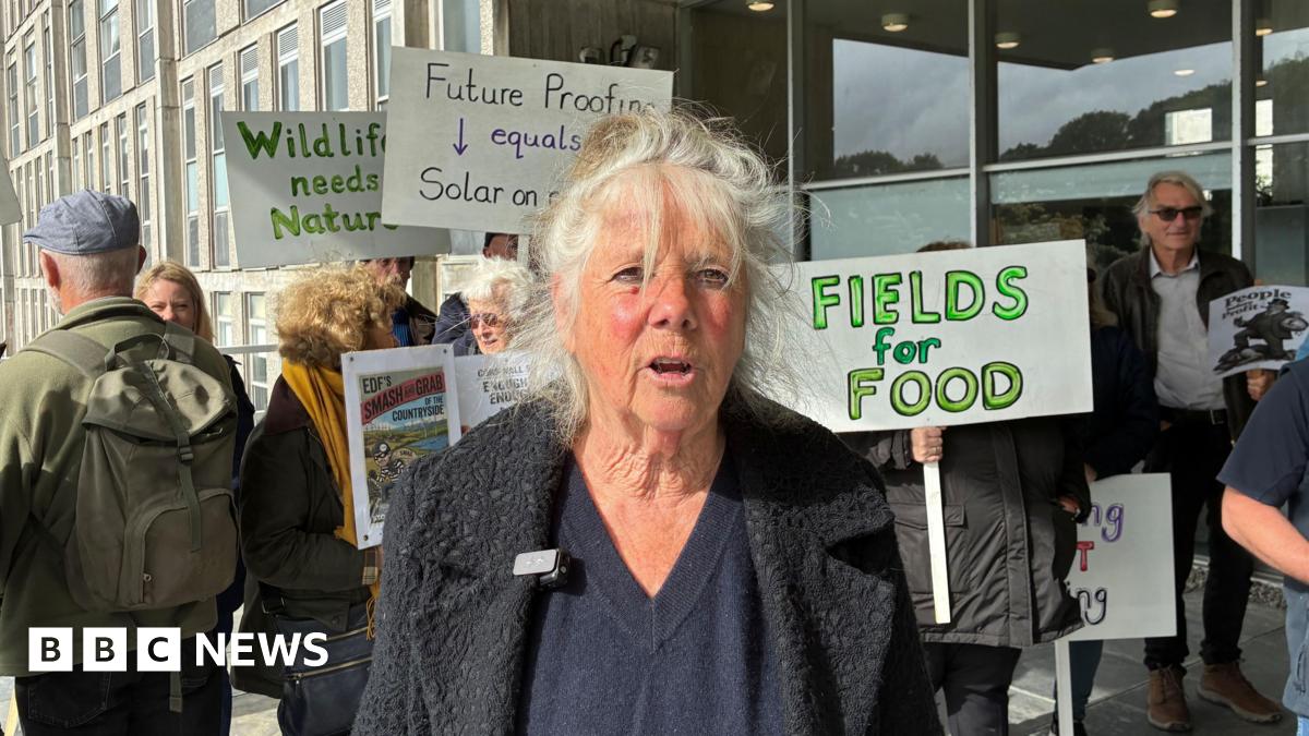 bbc.co.uk - Lee Trewhela - Decision deferred on plan for 19-field solar farm in Cornwall