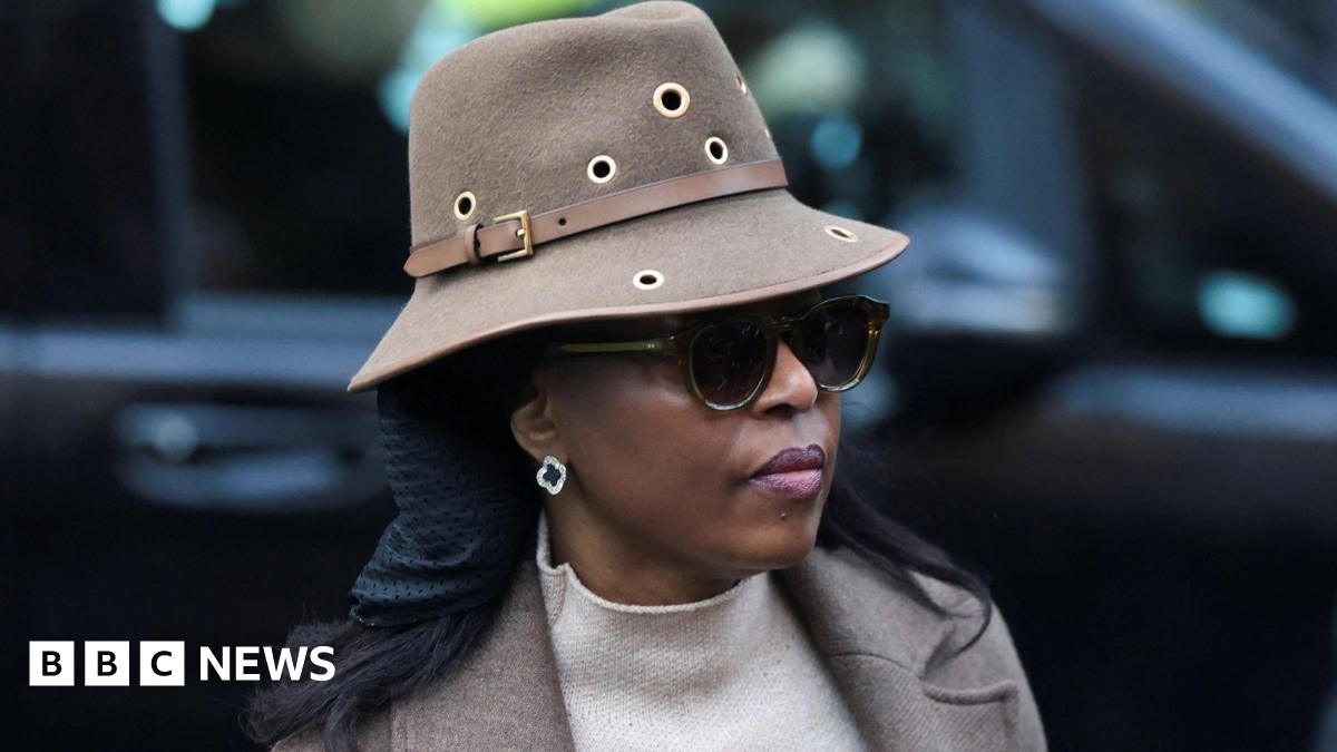 Ex-Nigerian oil minister did not take bribes from industry insiders, court told