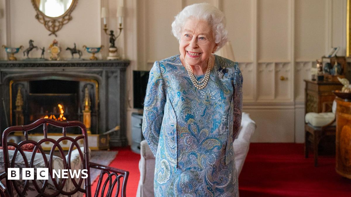 Die Statue von Königin Elizabeth II. wird stehend und nicht zu Pferd ...