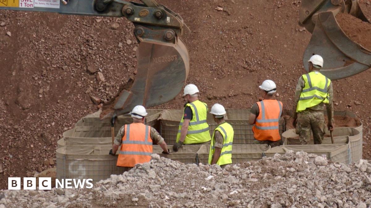 Bomb disposal play delayed in Coventry by real unexploded bomb