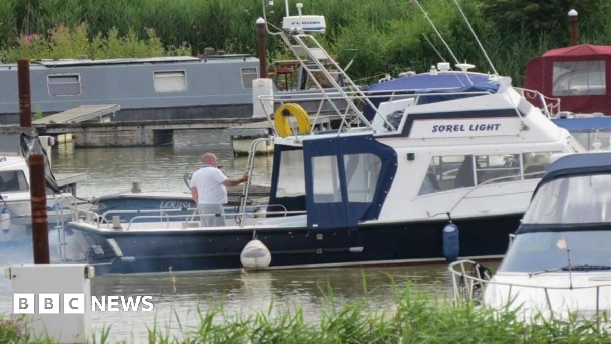 English Channel: Three men jailed for attempted people smuggling