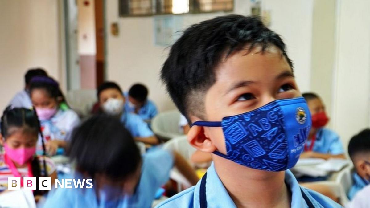 Joy and concerns as Philippines schools reopen - BBC News