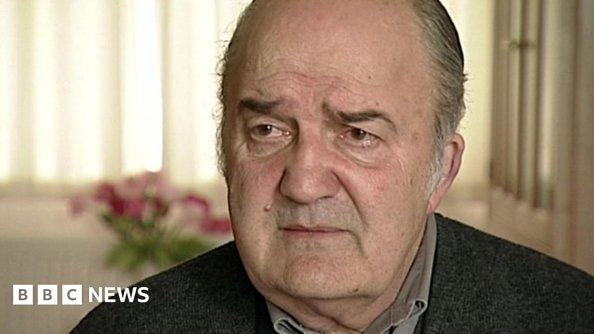 Falklands War 'true hero' Captain Rick Jolly dies