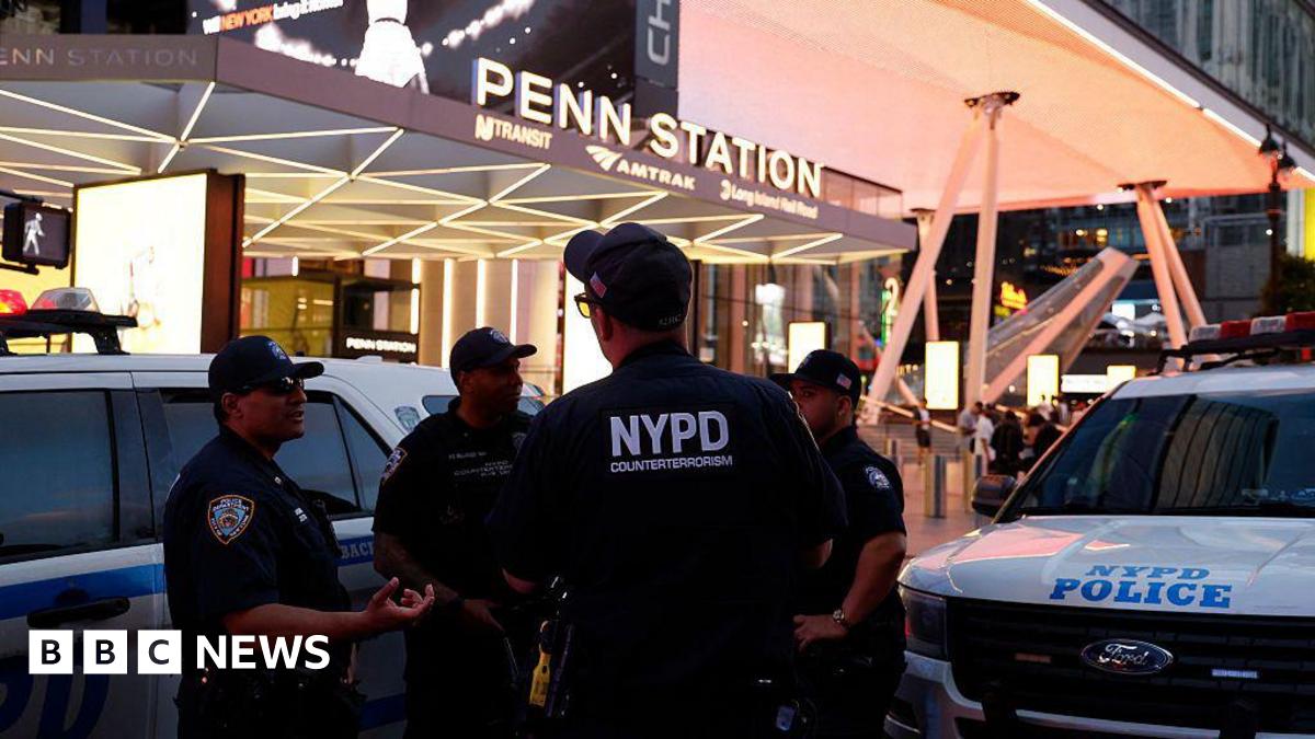 Five people stabbed at New York City's Penn Station
