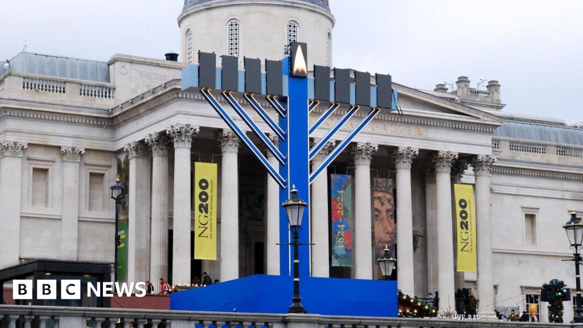 Trafalgar Square’s giant menorah dismantled due to high winds