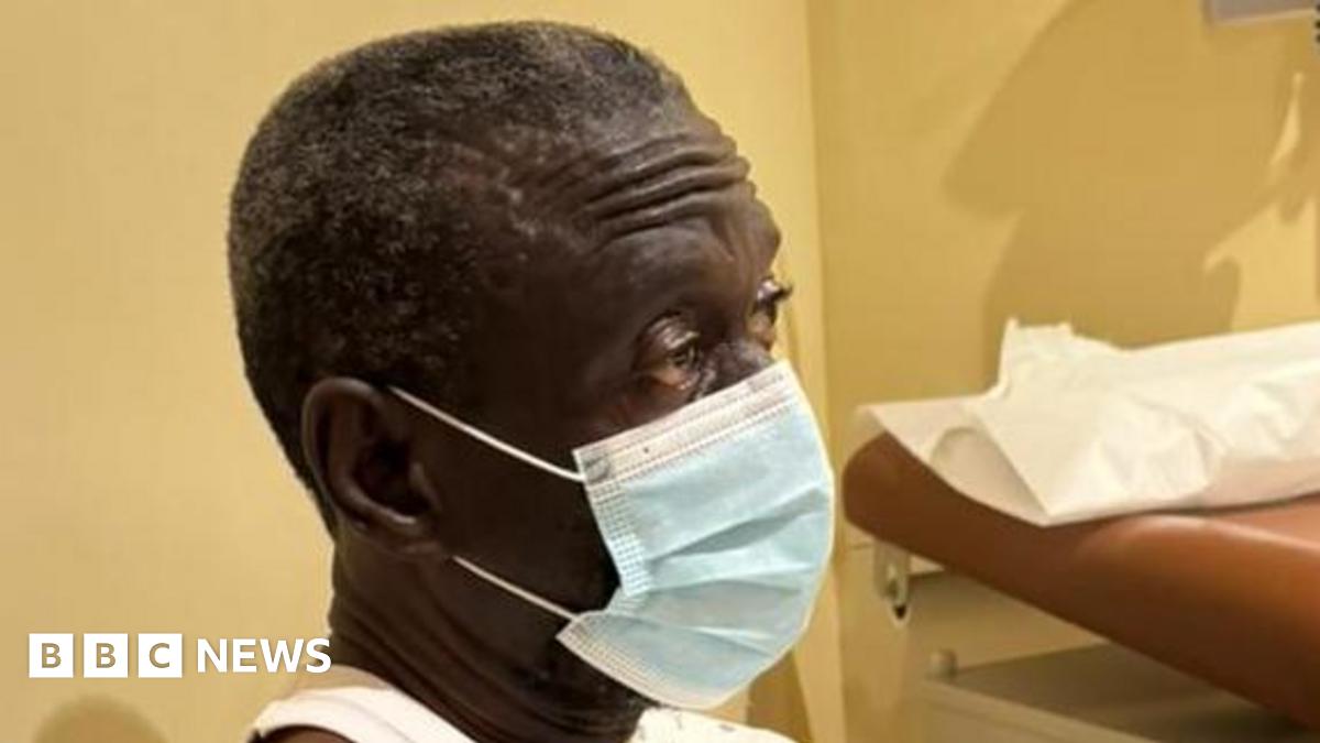 Kizza Besigye: Ugandan opposition figure critically ill in hospital, party says