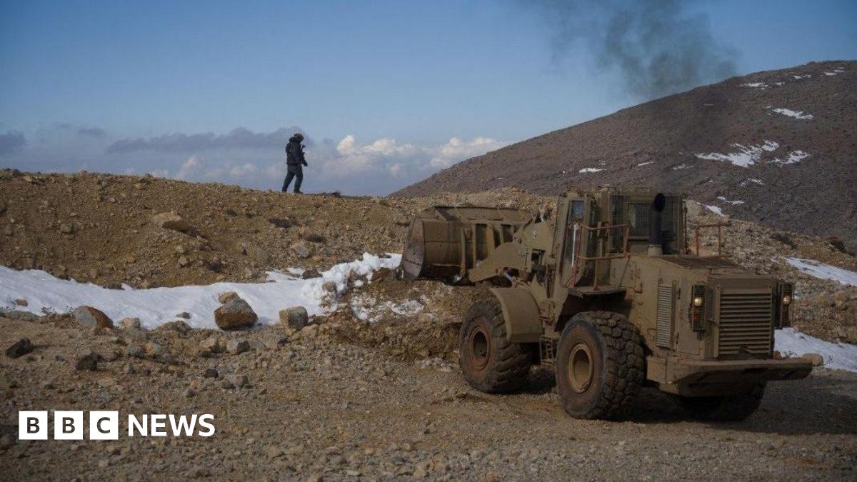 Israeli army prepares to stay on border peak of Mt Hermon for winter