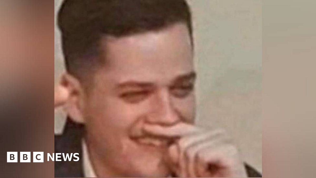 Corey Edwards: Man who appeared to do Nazi salute becomes Reform adviser