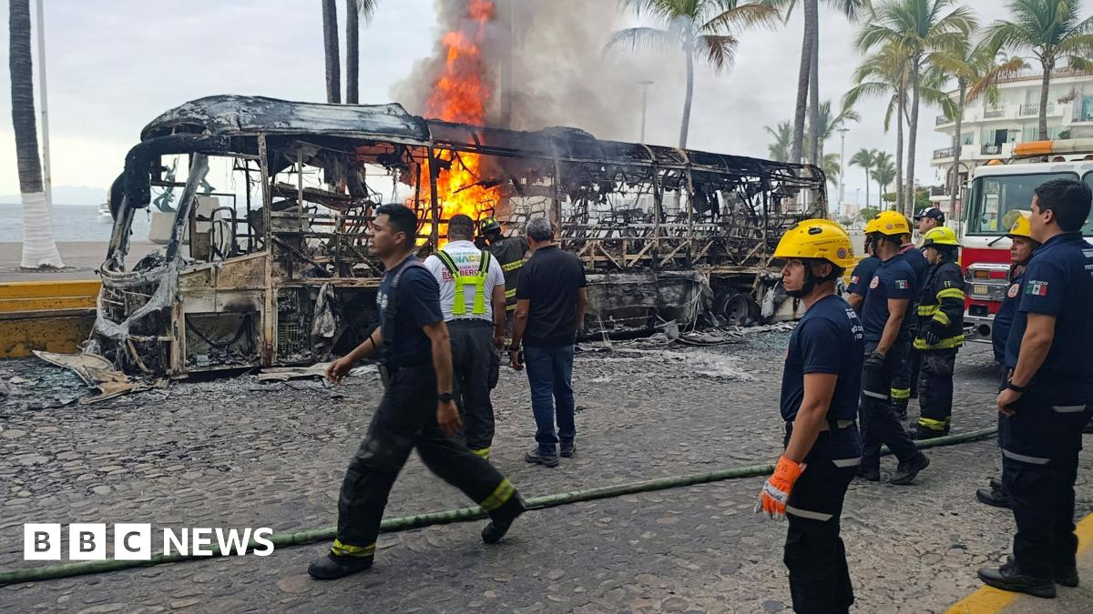 
                            Violence erupts in Mexico after drug lord El Mencho killed