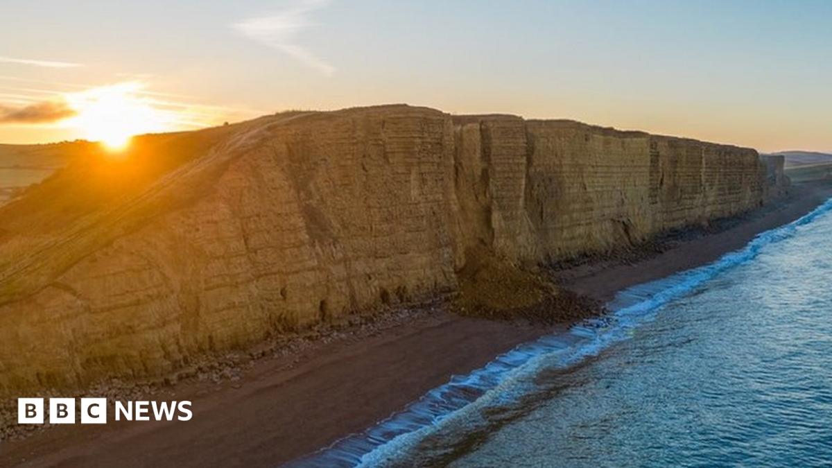 Jurassic Coast: West Bay beach cordoned off after large rock fall - BBC ...