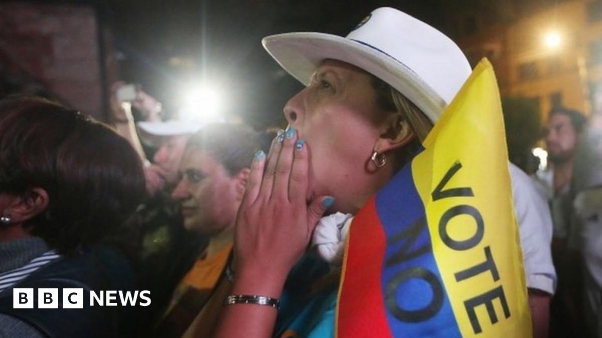 Colombia referendum: Voters reject Farc peace deal - BBC News
