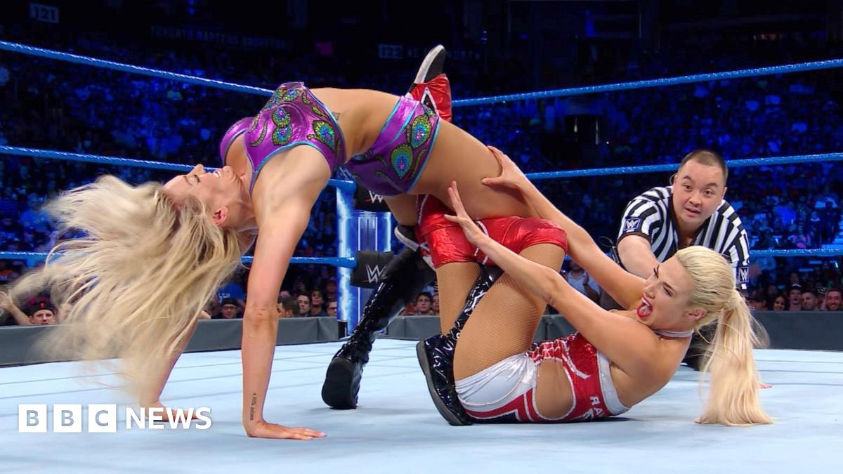 CES 2018: How social media has reshaped WWE wrestling - BBC News