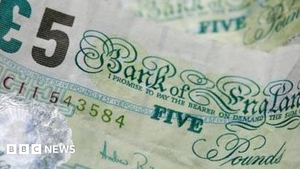 £5 note: Deadline looms for digging out old paper fivers - BBC News