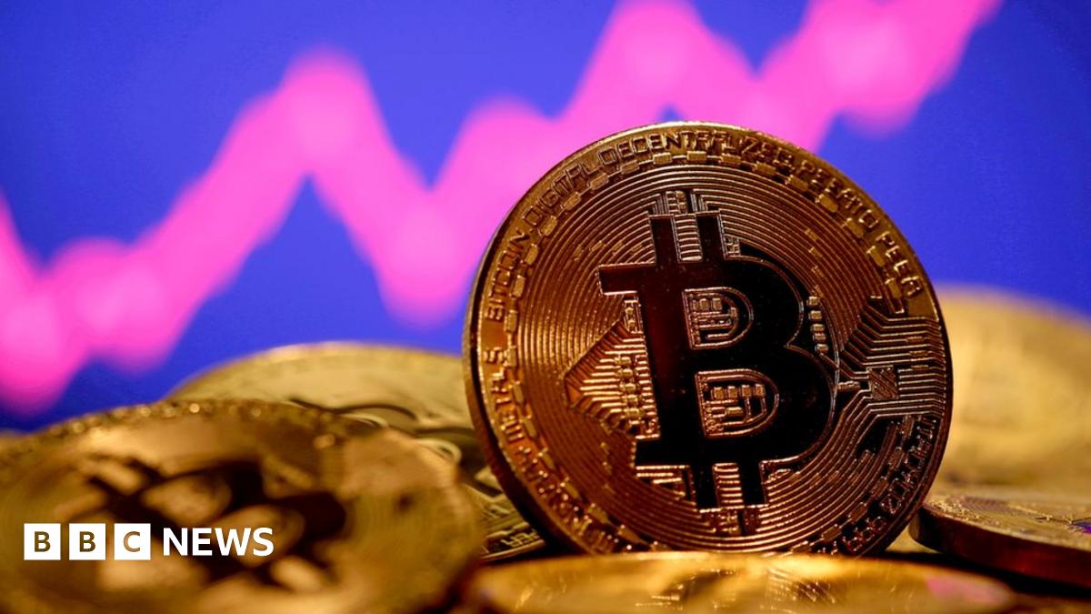 Amazon Bitcoin job ad boosts cryptocurrency surge - BBC News