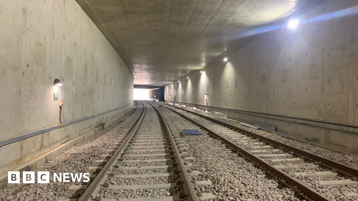 Werrington Tunnel: 'UK first' underground freight route opens - BBC News