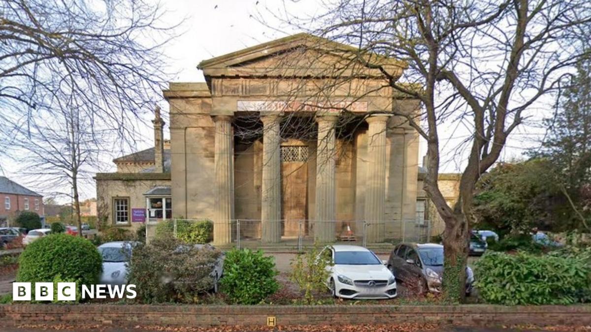 spilsby-theatre-remains-on-at-risk-register-bbc-news