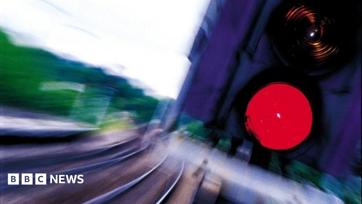 Signal failure: The two words dreaded by every commuter - BBC News
