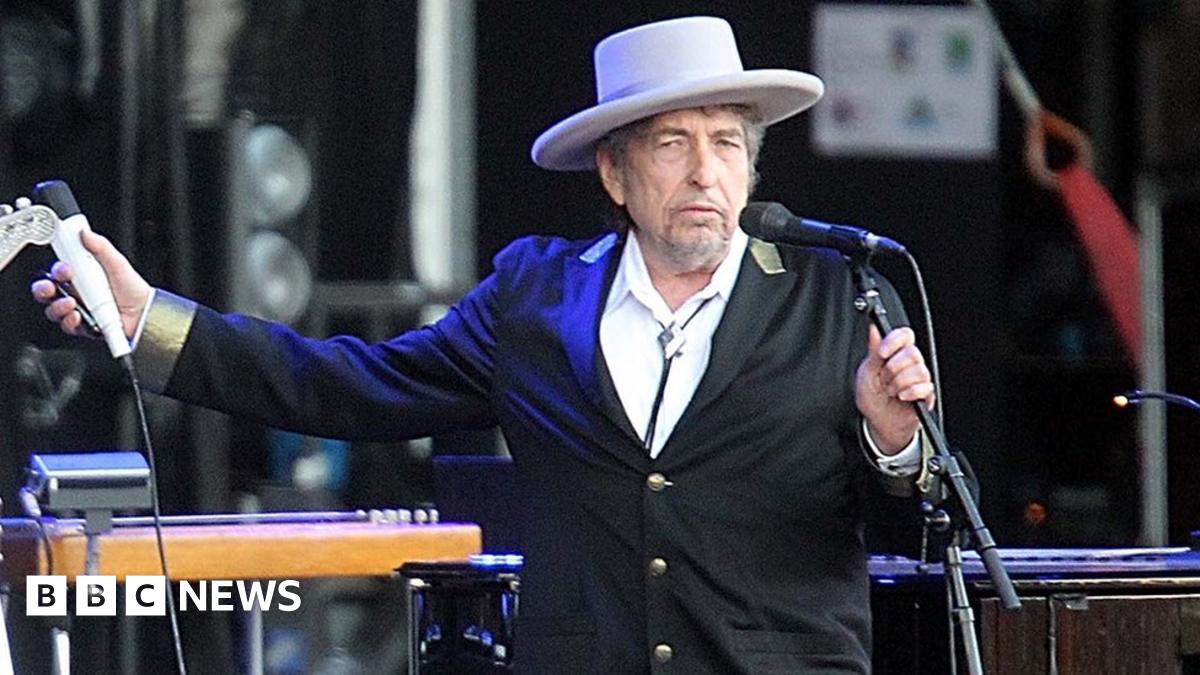 Exeter Clarence Hotel fire: Bob Dylan artwork destroyed - BBC News