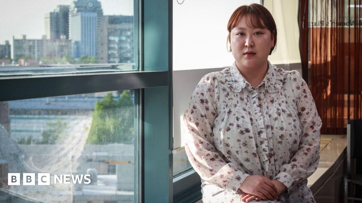 Doctor Room: The counsellor helping digital sex crime victims - BBC News