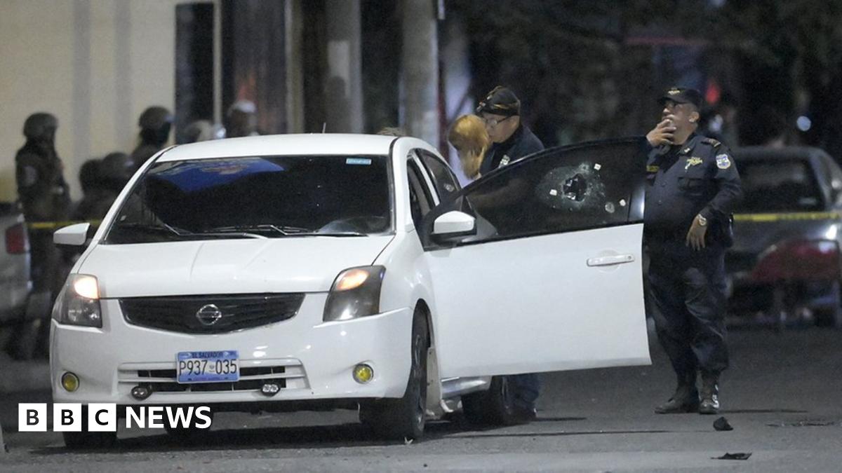 El Salvador: State of emergency after 62 gang killings in a day - BBC News