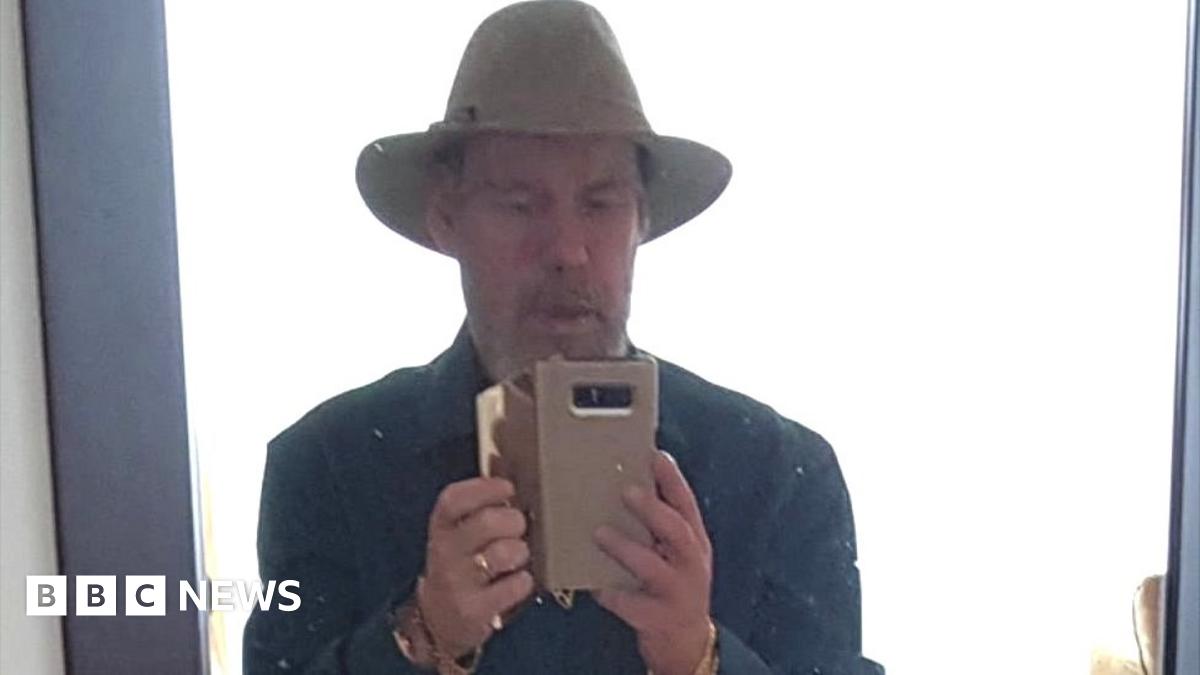 Bitcoin fraud gang struggled to spend cash - police - BBC News