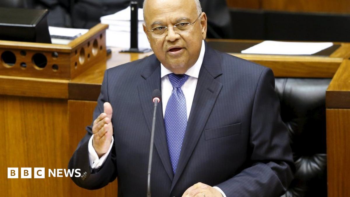South Africa avoids credit rating downgrade to 'junk' - BBC News