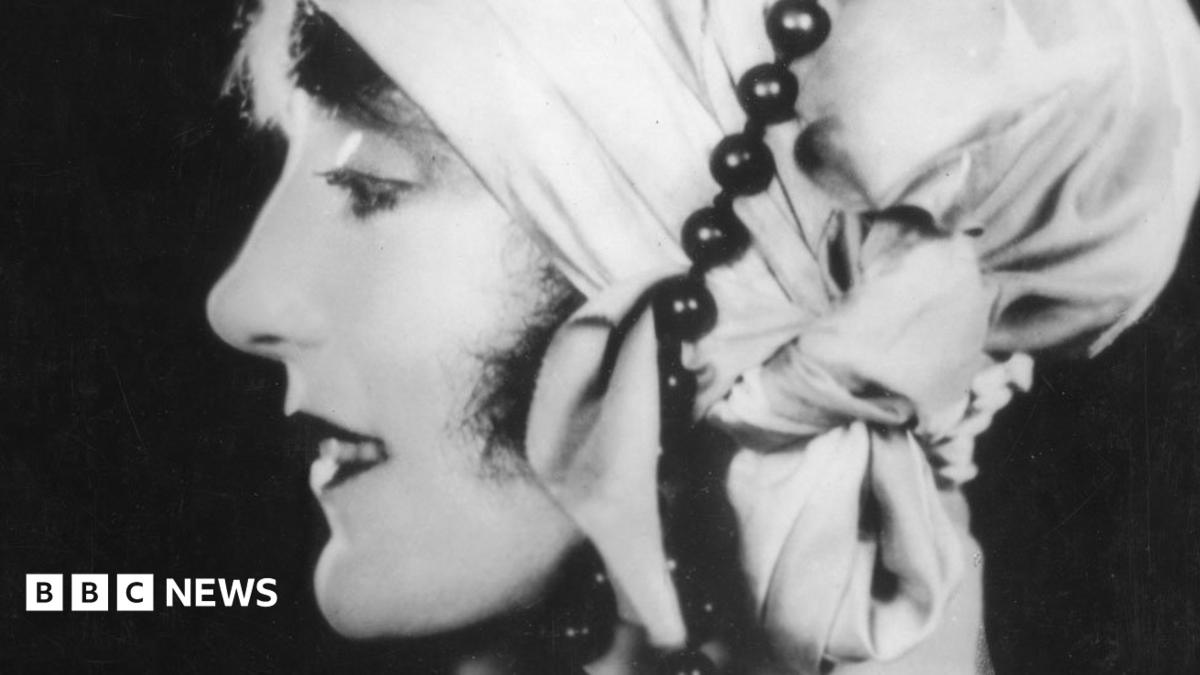 Annette Kellerman: Hollywood's first nude star - BBC News