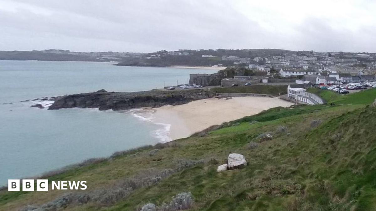 Porthgwidden beach