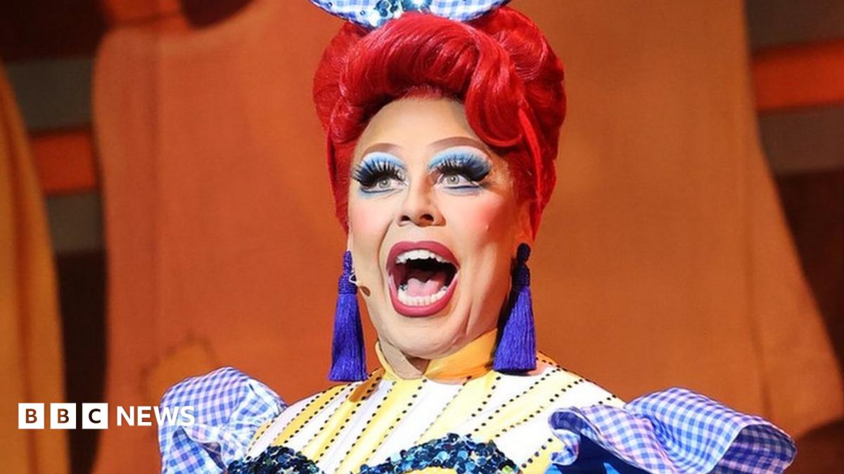Pantomime returns to Aylesbury theatre 'with a vengeance' - BBC News