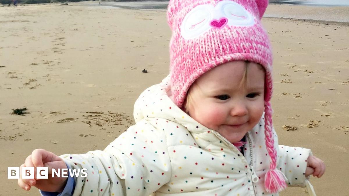 Toddler strangled by window blind cord in StokeonTrent BBC News