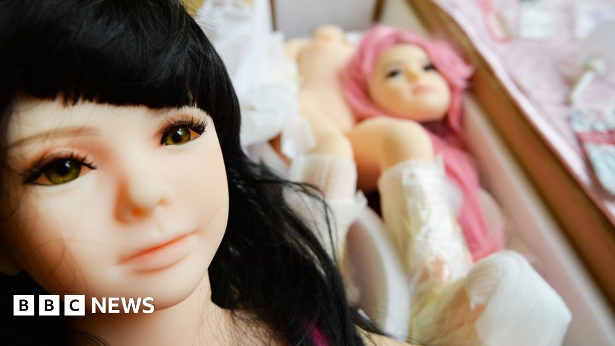 botched sex doll Meet the 'Botched' Patient Who's Desperate to Resemble a Blow-Up Doll main image 0