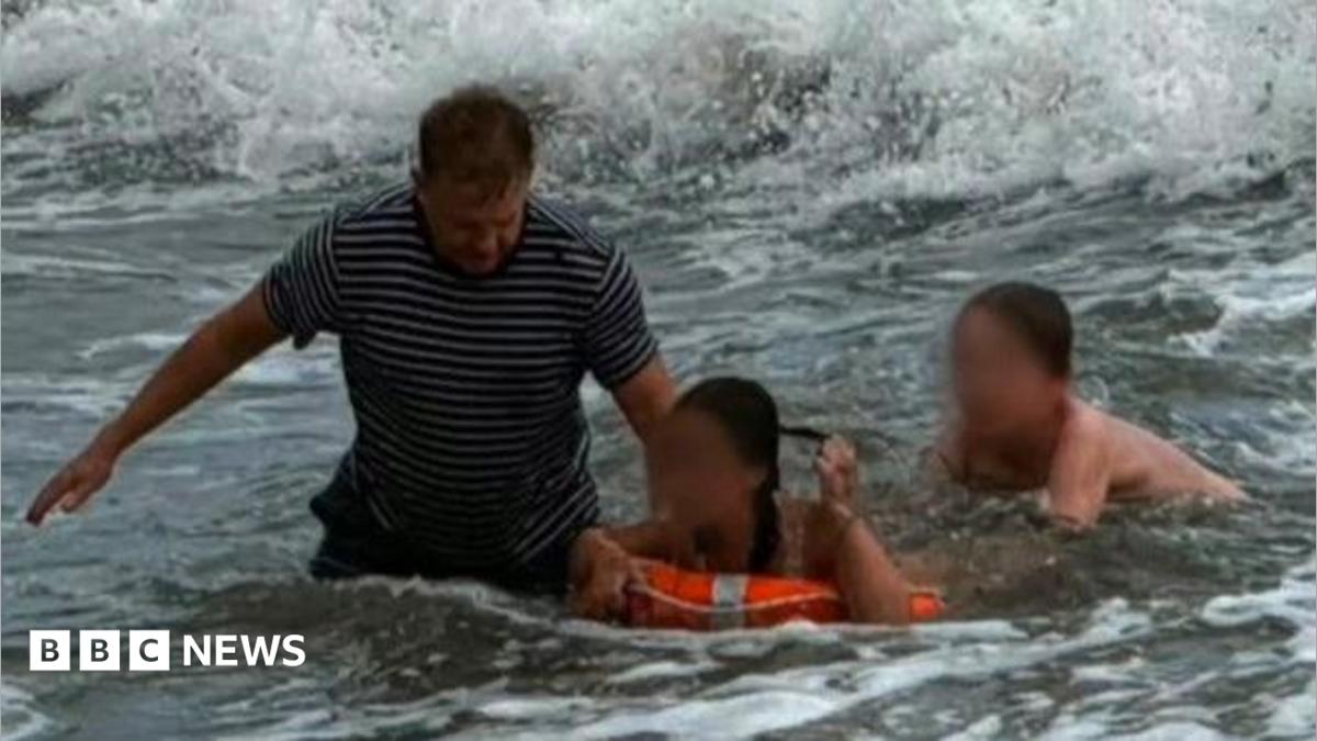 Broadstairs cafe owner saves children in difficulty in the sea