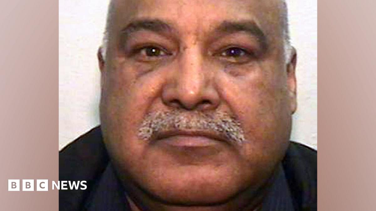Government 'cannot deport' grooming gang ringleader