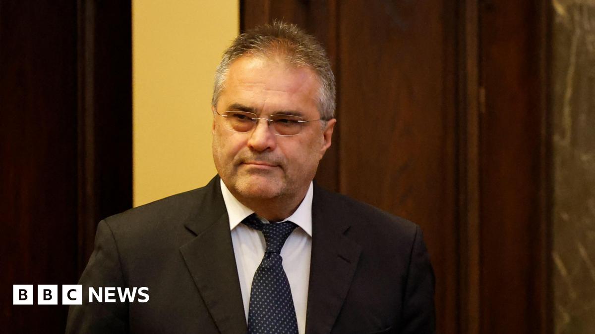 
                            Austria's biggest spy trial for decades puts ex-intelligence officer in the dock