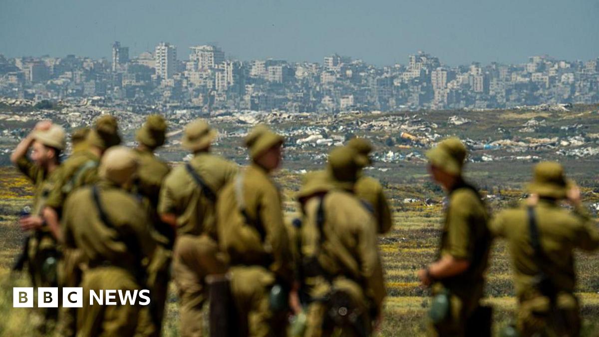 Fears of renewed Gaza war as Hamas disarmament talks stall