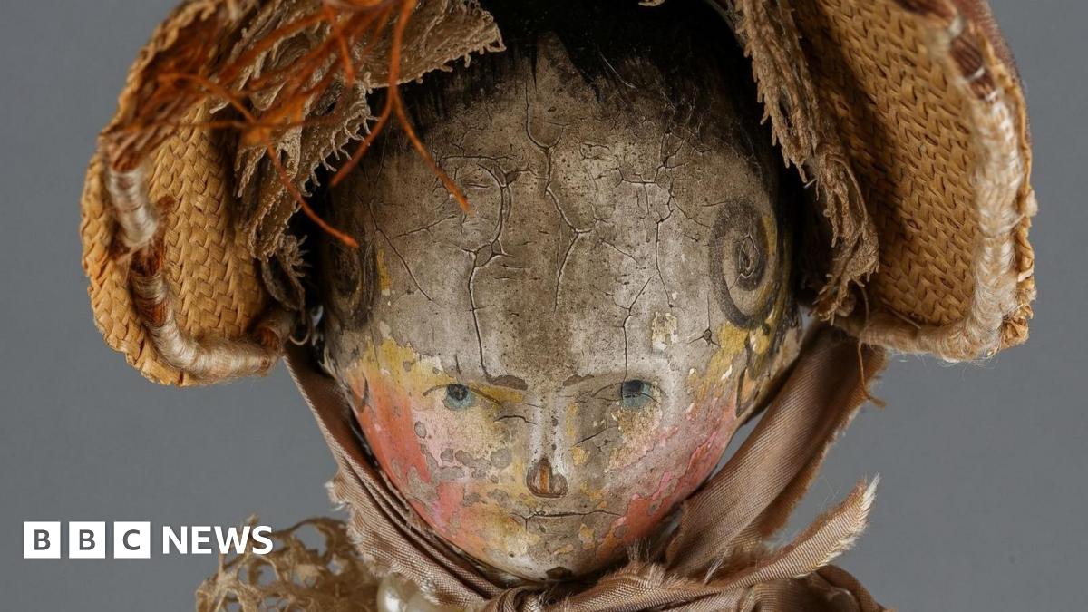 Wooden peg doll sells for record £3,000 in Melbourne