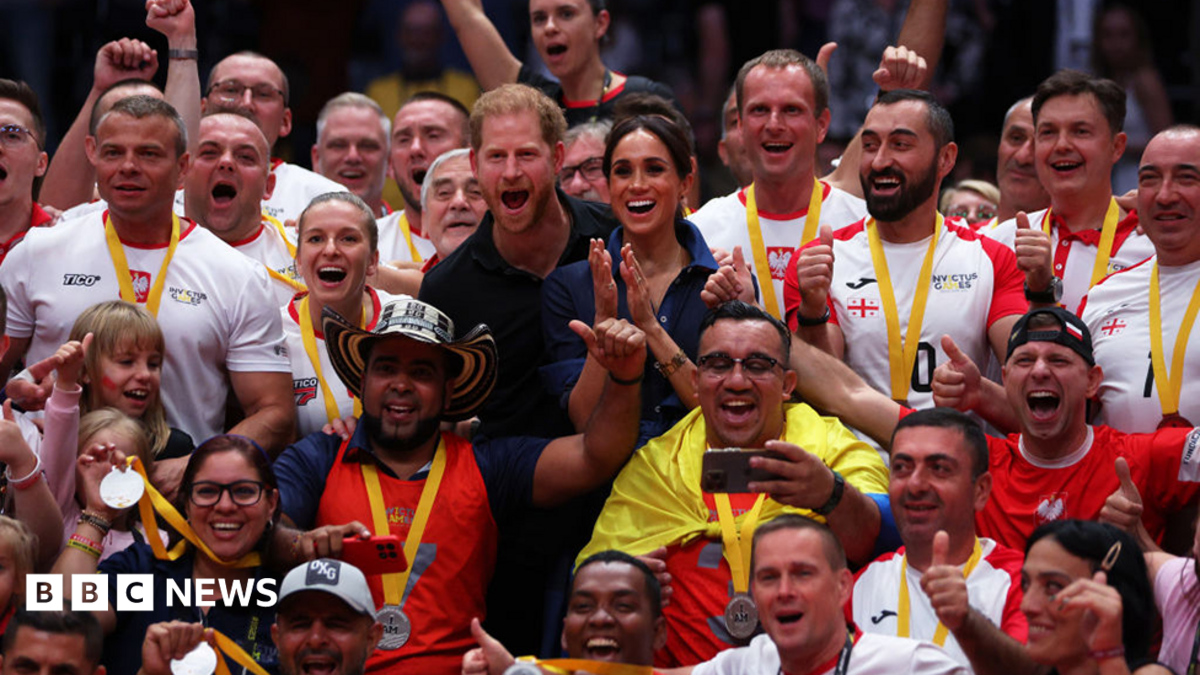 Invictus Games competitors celebrate with Prince Harry at 2023 games in Dusseldorf