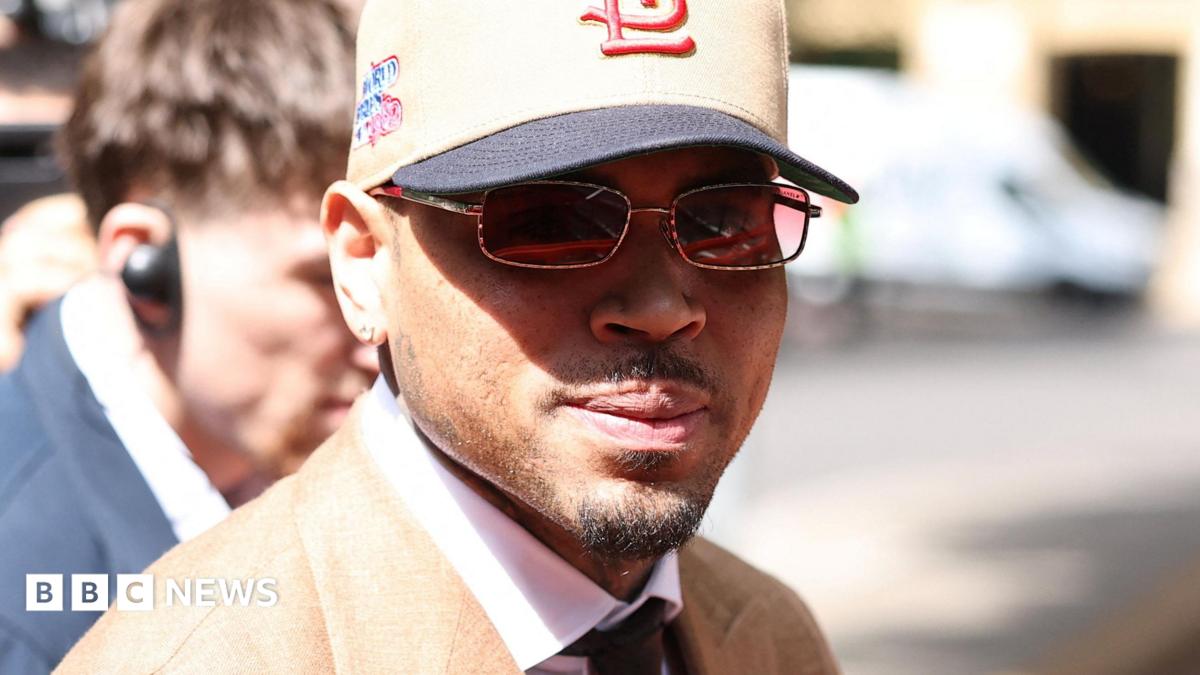 Chris Brown pleads guilty to affray over nightclub incident