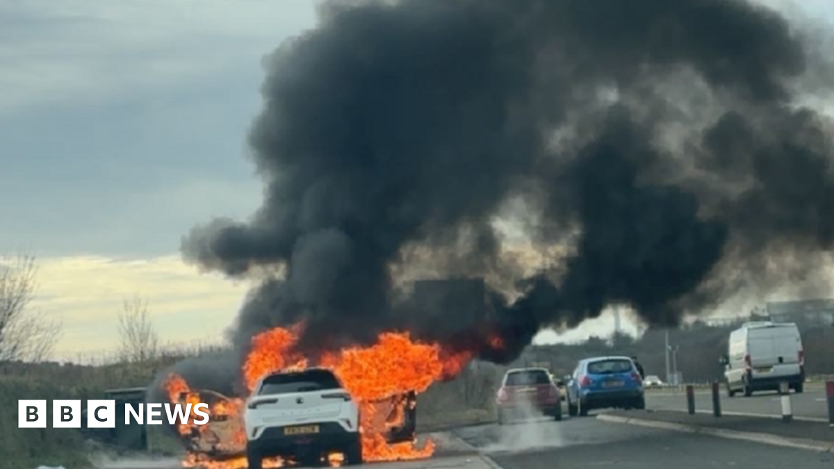 
                            Merthyr Tydfil men rescue nine-month-old baby trapped in burning car