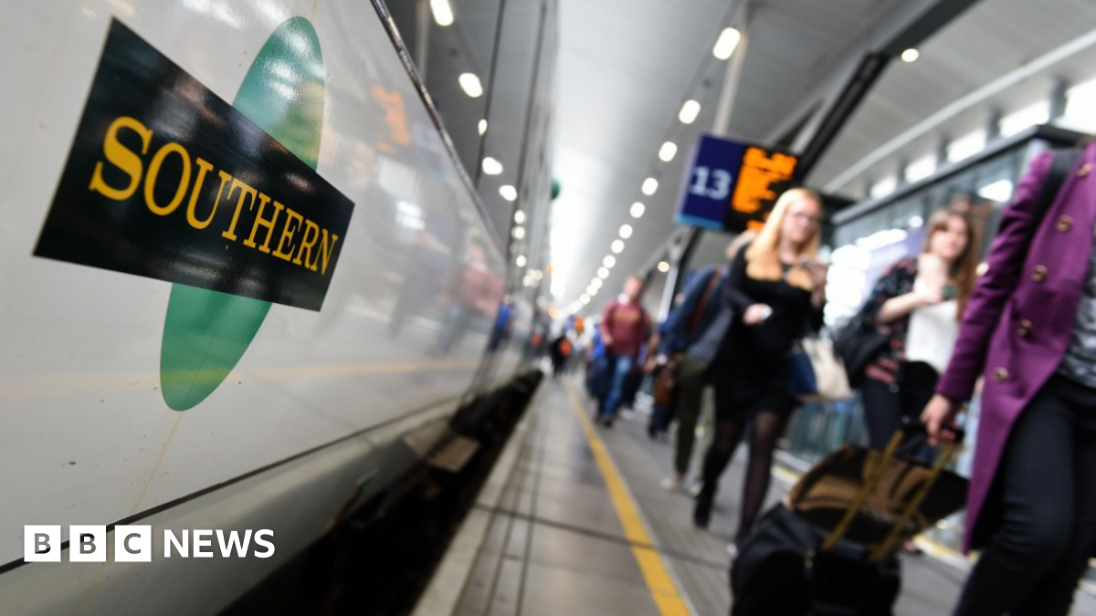 Man arrested after London Bridge train hits barrier