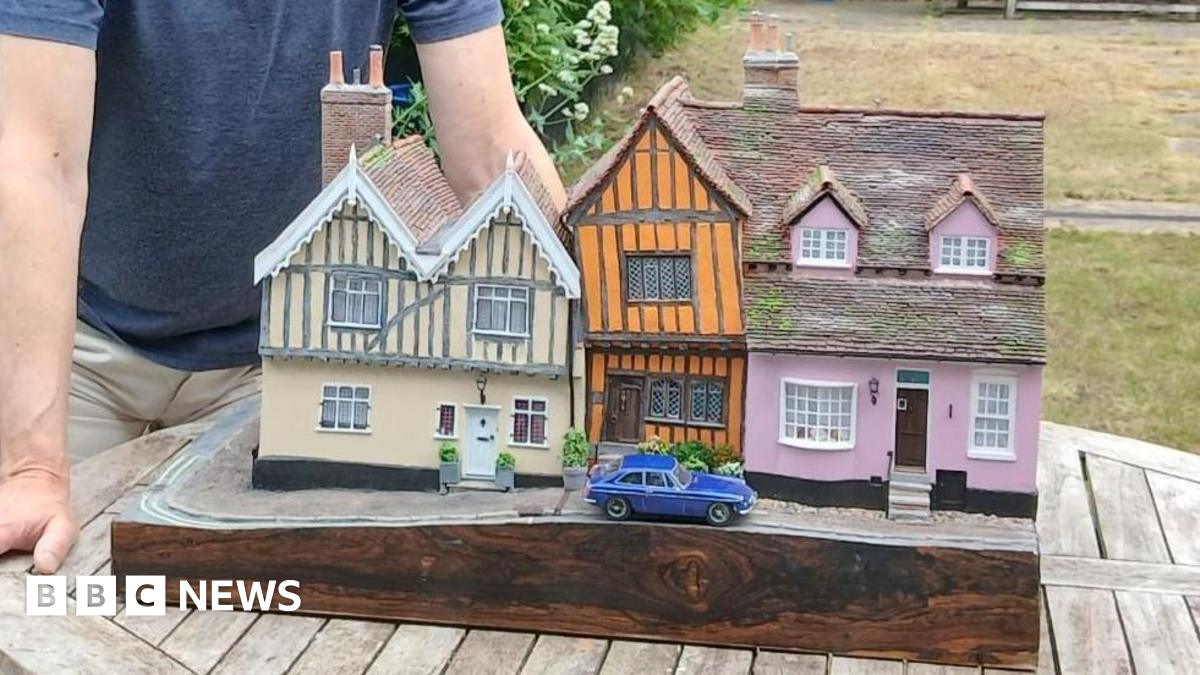 bbc.co.uk - Alice Cunningham - I spent 900 hours making a model of Lavenham's Crooked House