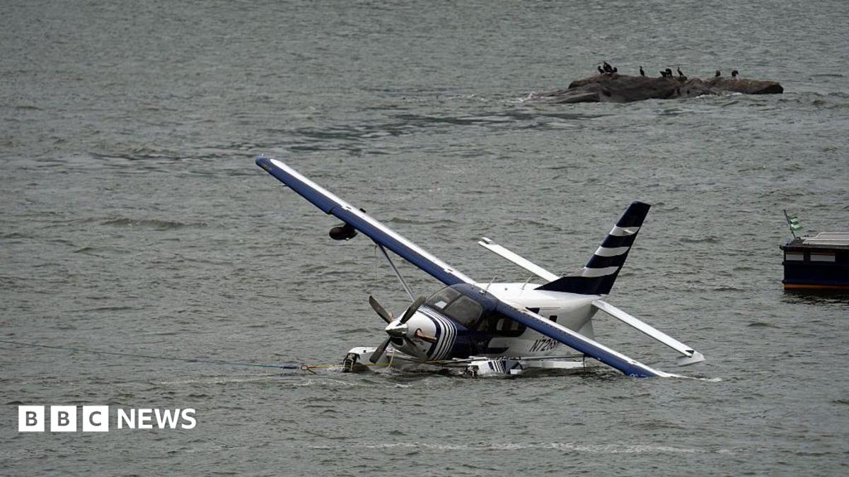 Eight rescued from seaplane that made 'hard landing' in New York's East River