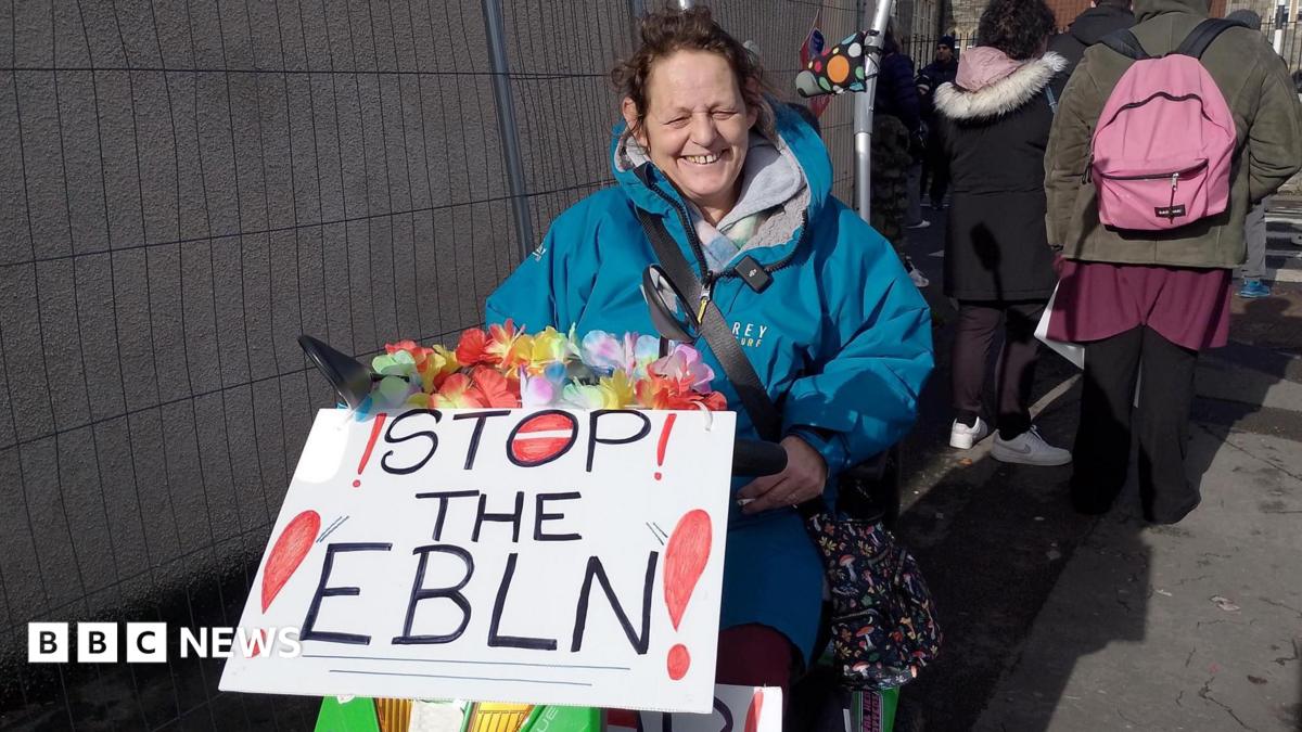 Bristol council to decide future of controversial traffic scheme