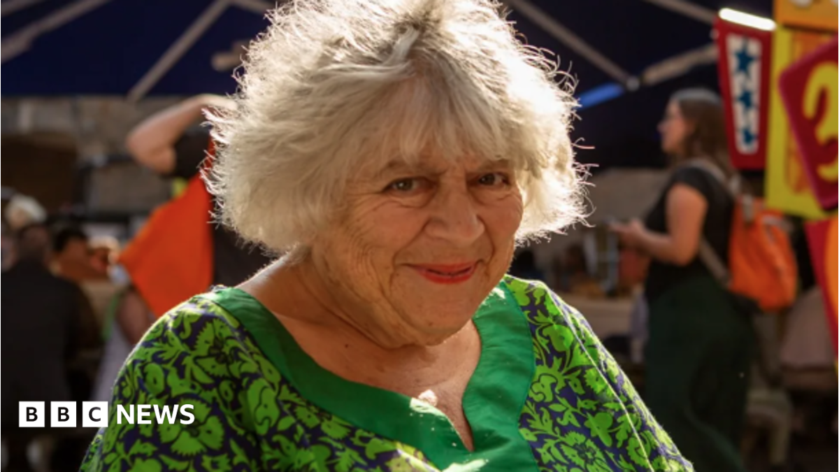 miriam-margolyes-on-edinburgh-fringe-show-and-glasgow-homecoming-bbc-news