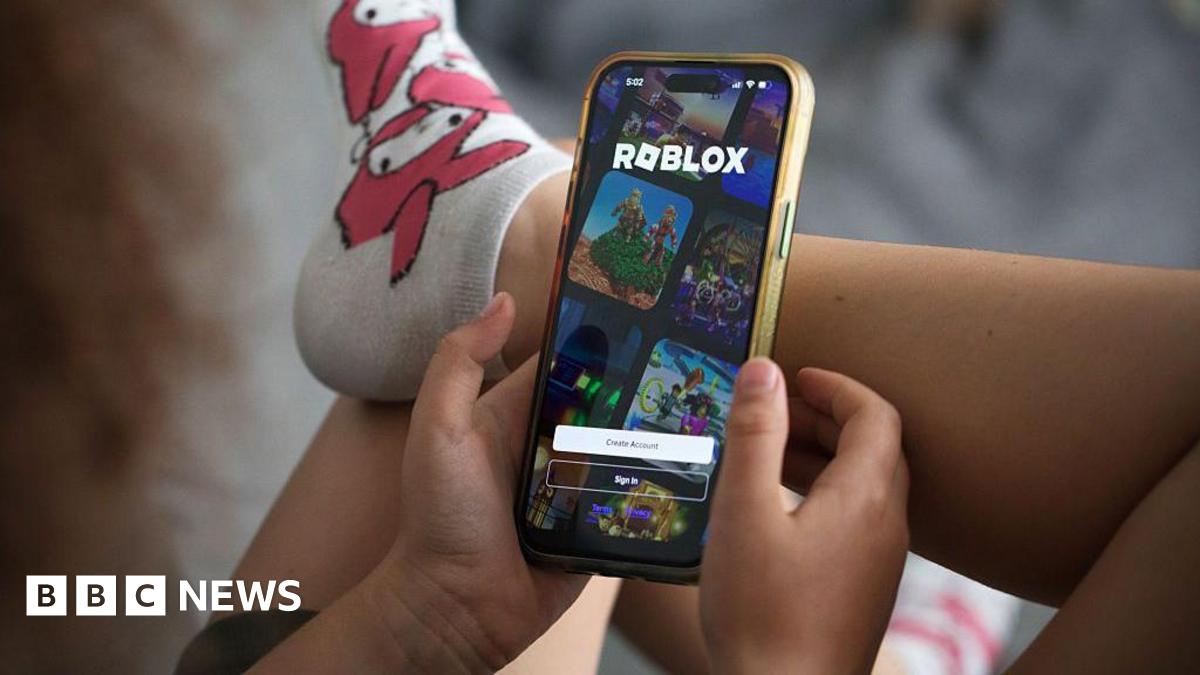 Parents should monitor children 24/7 on Roblox, says developer